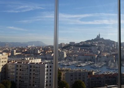 Fermeture de balcon en rideau de verre à Marseille 13007