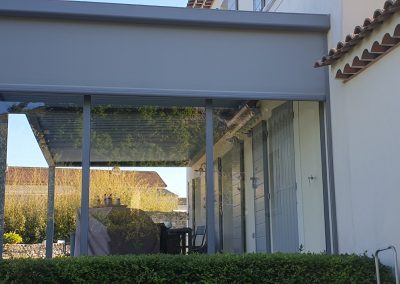 Fermeture de terrasse par menuiserie aluminium vitrée près de Châteauneuf du Pape 84 Vaucluse